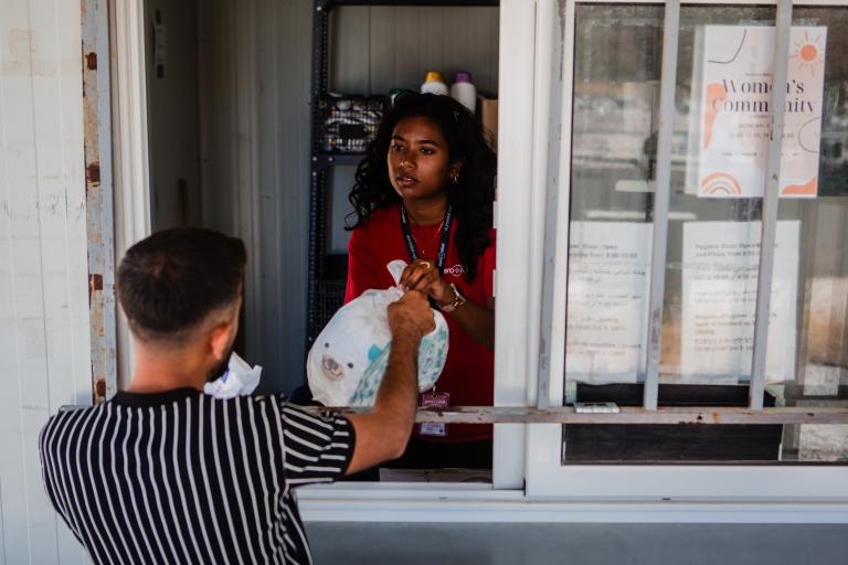 Luiers voor Lesbos 2025 redder in nood voor ouders op de vlucht